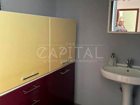 комерційна за адресою Велика Васильківська вул. (Червоноармійська), 134