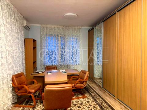 комерційна за адресою Київ, Пирятинська вул., 4