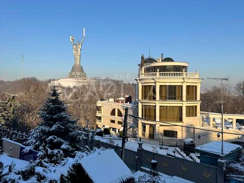 комерційна за адресою Київ, Пирятинська вул., 4