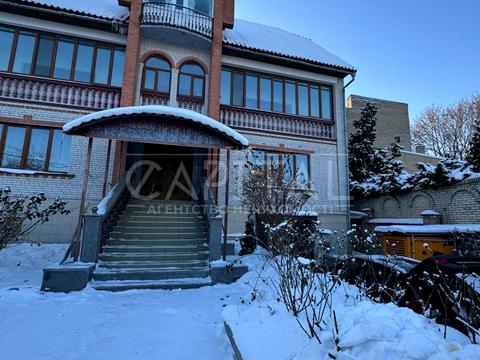 комерційна за адресою Київ, Пирятинська вул., 4