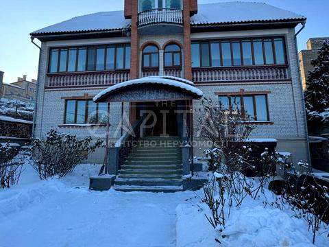 комерційна за адресою Київ, Пирятинська вул., 4