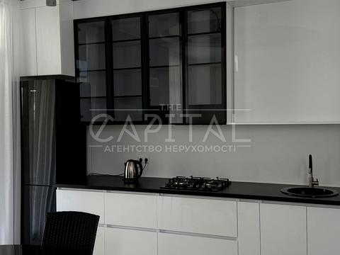 будинок за адресою Євгена Коновальця вул., 49