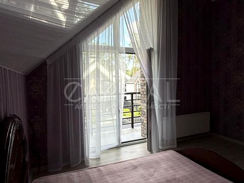 будинок за адресою Євгена Коновальця вул., 49