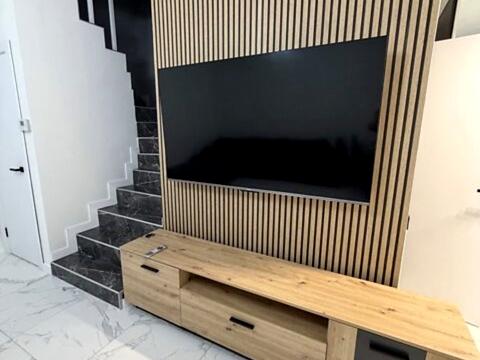 будинок за адресою щаслива, 18