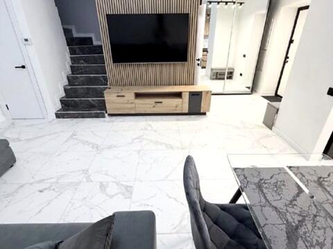 будинок за адресою щаслива, 18