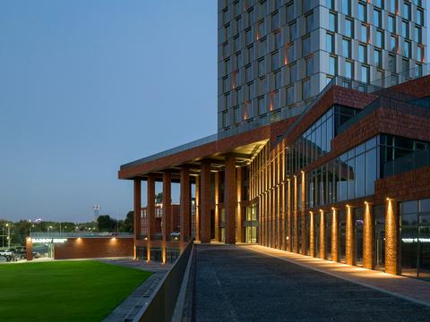 комерційна за адресою Січеславська Набережна вул., 53