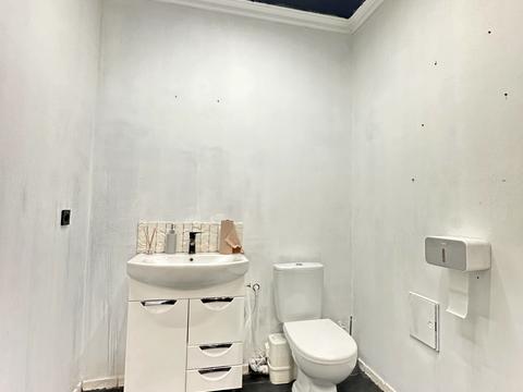 комерційна за адресою Братська вул., 24