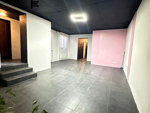 комерційна за адресою Братська вул., 24