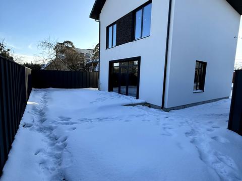 дом по адресу Українська ул.