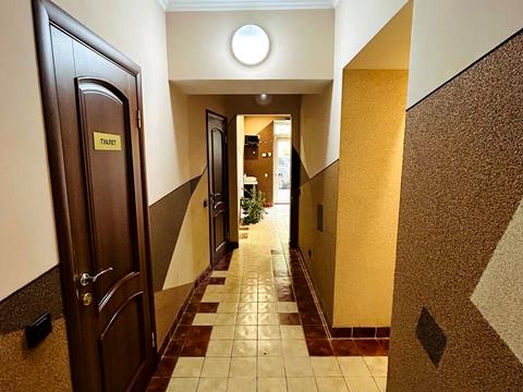 комерційна за адресою Якова Головацького вул., 23г