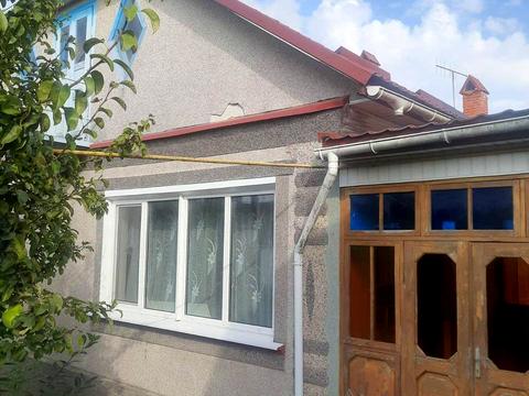 будинок за адресою Молодіжна