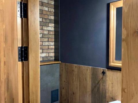 комерційна за адресою Мечникова вул., 19