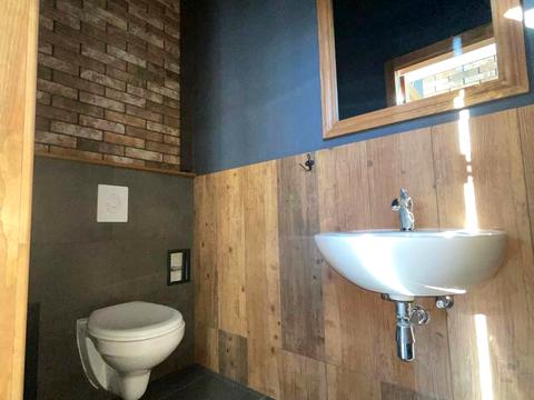 комерційна за адресою Мечникова вул., 19