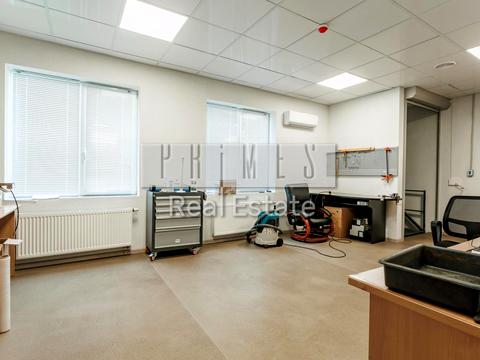 комерційна за адресою Вокзальна вул., 15