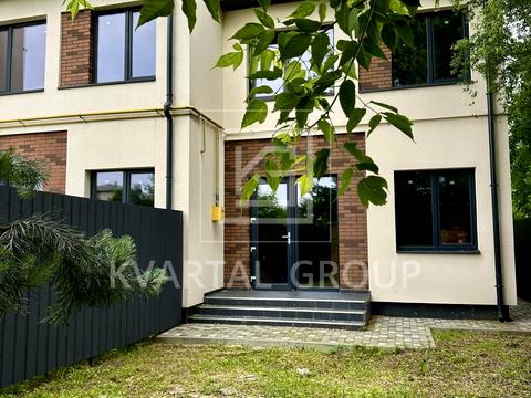 будинок за адресою Молодіжна