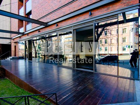 комерційна за адресою Володимирська вул., 82-А