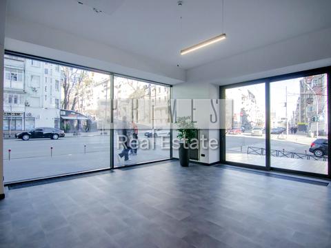 комерційна за адресою Володимирська вул., 82-А