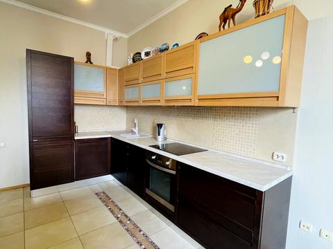 квартира за адресою Шота Руставелі вул., 44