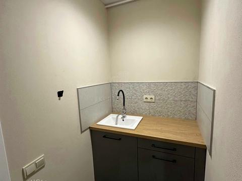 комерційна за адресою Левка Лук'яненка просп. (Рокоссовського), 6