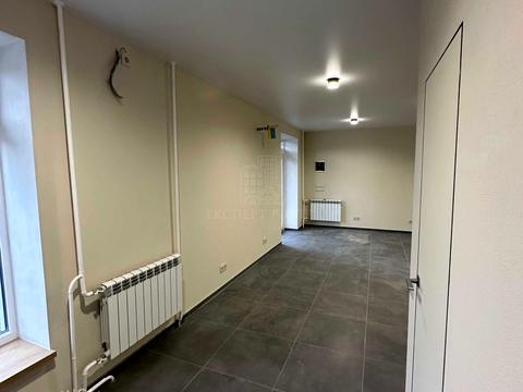 комерційна за адресою Левка Лук'яненка просп. (Рокоссовського), 6