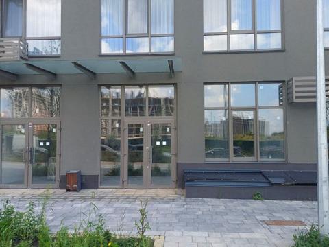 комерційна за адресою Родини Крістерів вул., 14