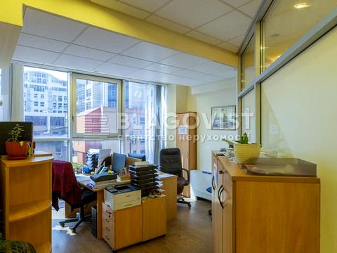 комерційна за адресою Велика Васильківська вул. (Червоноармійська), 64