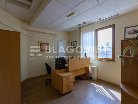 комерційна за адресою Велика Васильківська вул. (Червоноармійська), 64