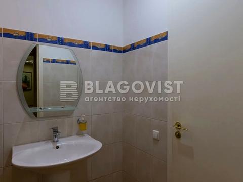 комерційна за адресою Велика Васильківська вул. (Червоноармійська), 64