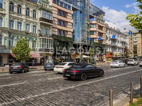 комерційна за адресою Велика Васильківська вул. (Червоноармійська), 64