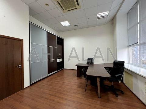 коммерческая по адресу Дениса Монастирського ул. (Василя Сурікова), 3А