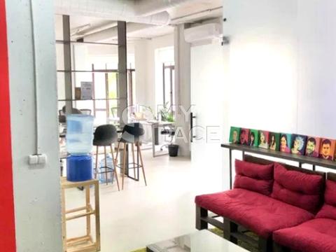 комерційна за адресою Воздвиженська вул., 51-А