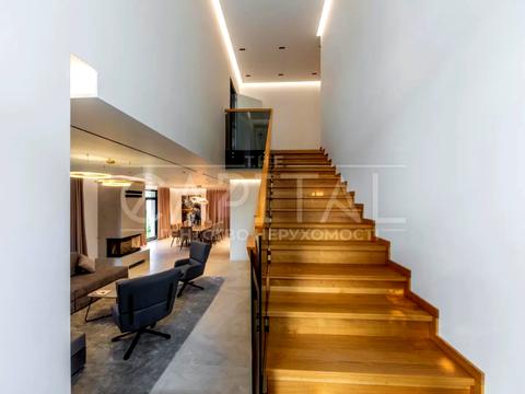 дом по адресу Осіння