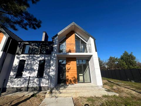 будинок за адресою с. Старі Петрівці, виноградний