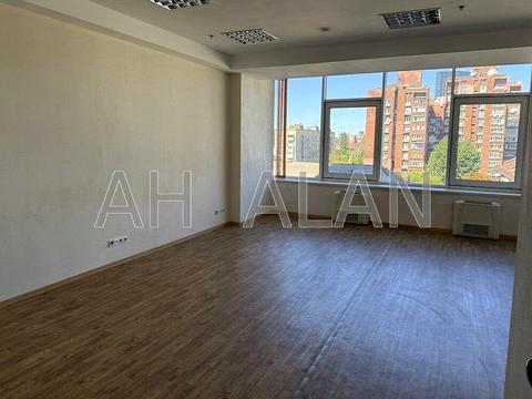 коммерческая по адресу Антоновича ул. (Горького), 172