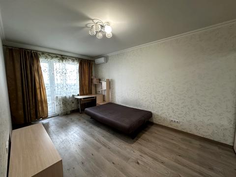 квартира за адресою Анни Ахматової вул., 14-Б