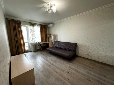 квартира за адресою Анни Ахматової вул., 14-Б