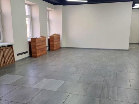 комерційна за адресою Героїв Майдану пл., 1