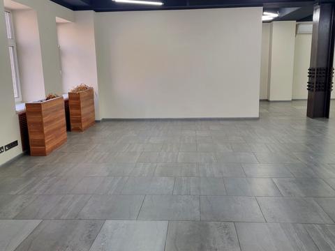 комерційна за адресою Героїв Майдану пл., 1