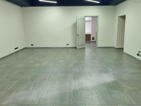 комерційна за адресою Героїв Майдану пл., 1