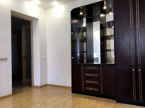 квартира за адресою Анни Ахматової вул., 15