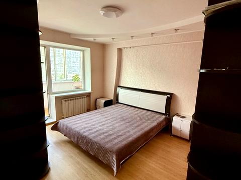 квартира за адресою Анни Ахматової вул., 15