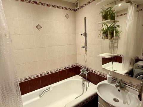 квартира за адресою Анни Ахматової вул., 15