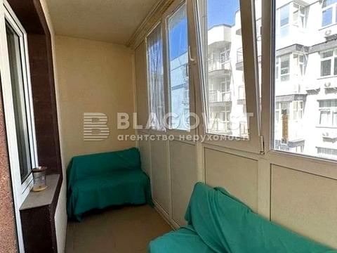 квартира за адресою Степана Рудницького вул. (Академіка Вільямса), 8-Є