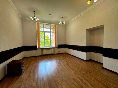 комерційна за адресою Старонаводницька вул., 6-Б