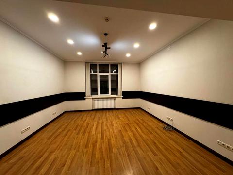 комерційна за адресою Старонаводницька вул., 6-Б