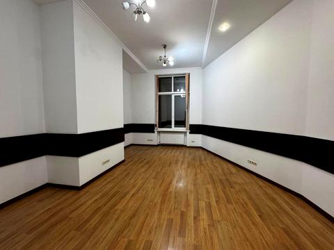 комерційна за адресою Старонаводницька вул., 6-Б