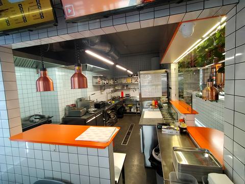 комерційна за адресою Гурія Бухала вул. (6-та Гвардійська), 13