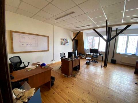 комерційна за адресою Львів, Уманська вул., 25