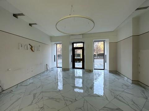 комерційна за адресою Дмитра Яворницького просп. (Карла Маркса), 51