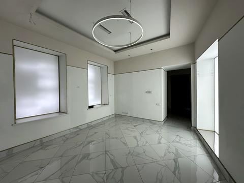 комерційна за адресою Дмитра Яворницького просп. (Карла Маркса), 51